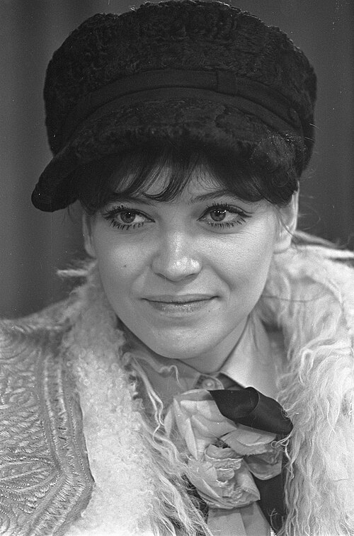 Анна Карина