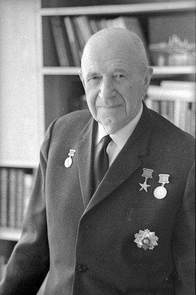 Евгений Тареев
