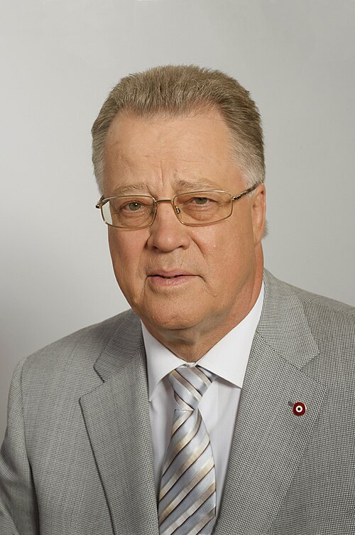 Гунтис Улманис