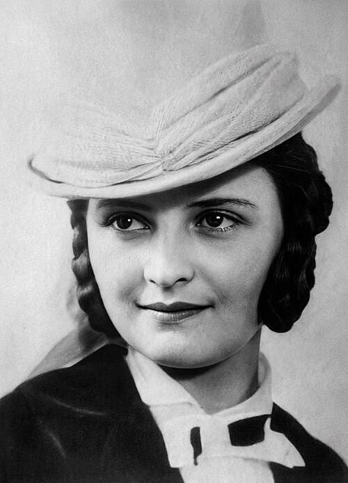 Карина Шмаринова
