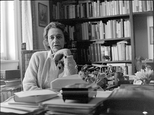 Леа Гольдберг