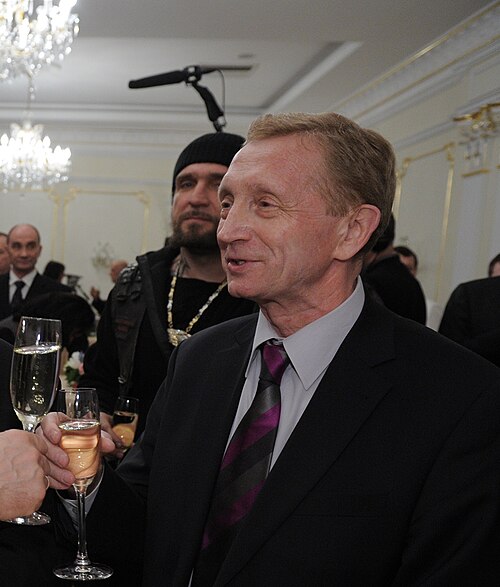 Владимир Кондратьев